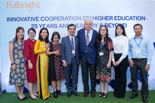 Hành trình sáng tạo tri thức gắn chặt với thực tiễn Việt Nam tại Trường Fulbright