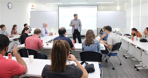 Học viên MBA - Đại học Loyola Chicago thăm và làm việc cùng FSPPM và Khu chế xuất Tân Thuận
